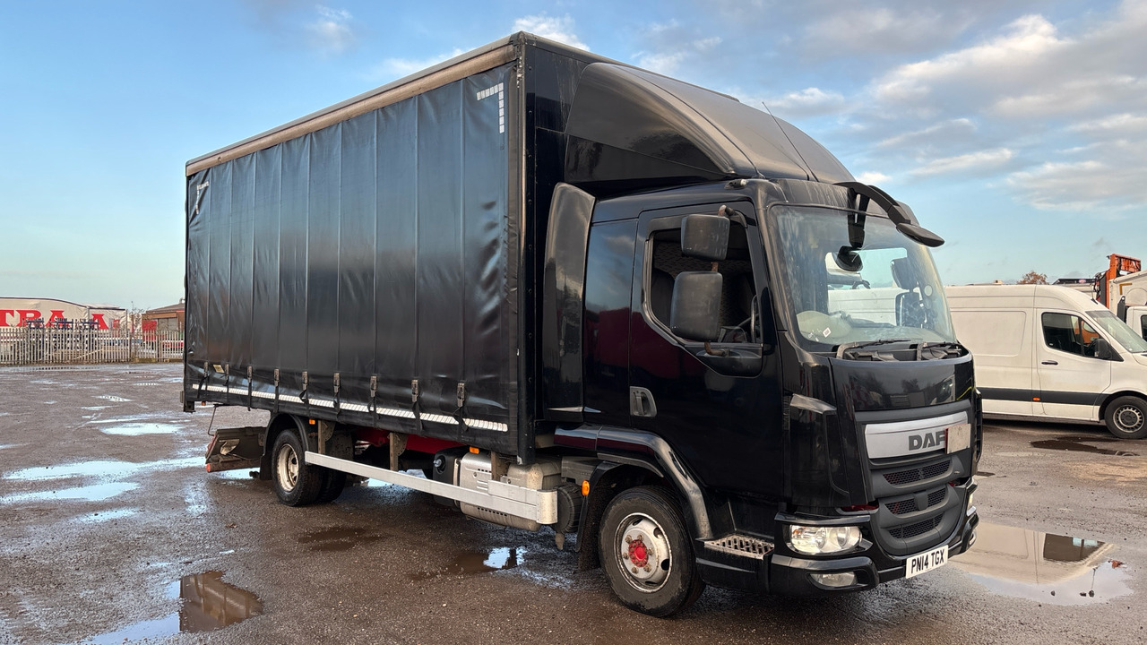 DAF LF 150 - משאית וילונות צד: תמונה 1 DAF LF 150 - משאית וילונות צד: תמונה 1