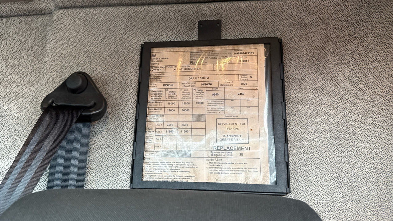 משאית תיבה DAF LF 320: תמונה 11