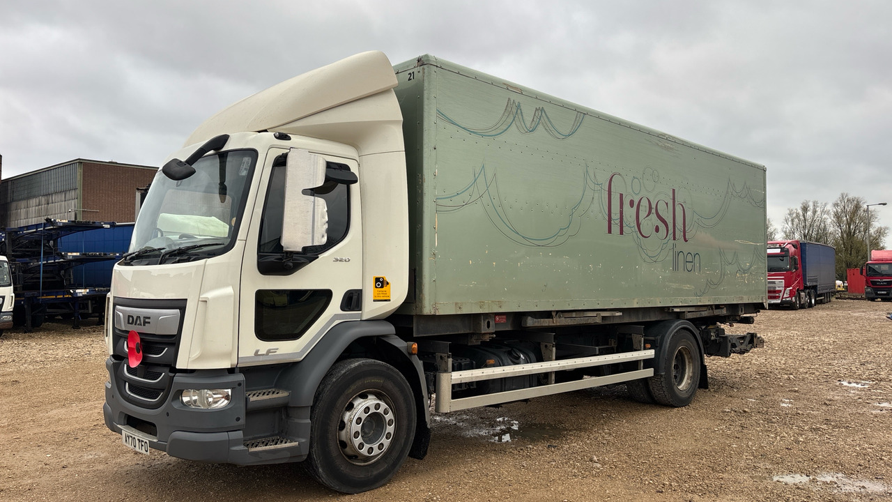 DAF LF 320 - משאית תיבה: תמונה 2 DAF LF 320 - משאית תיבה: תמונה 2