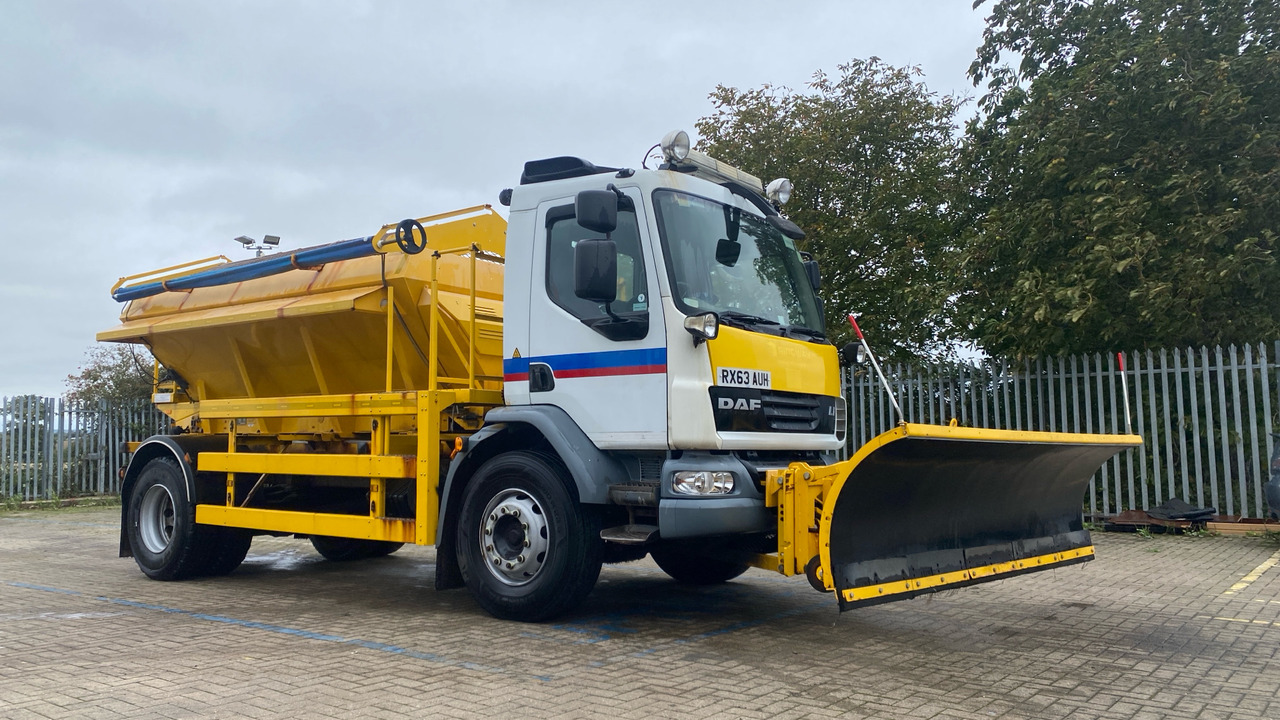 DAF LF 55.220 - מפלסת שלג: תמונה 1 DAF LF 55.220 - מפלסת שלג: תמונה 1