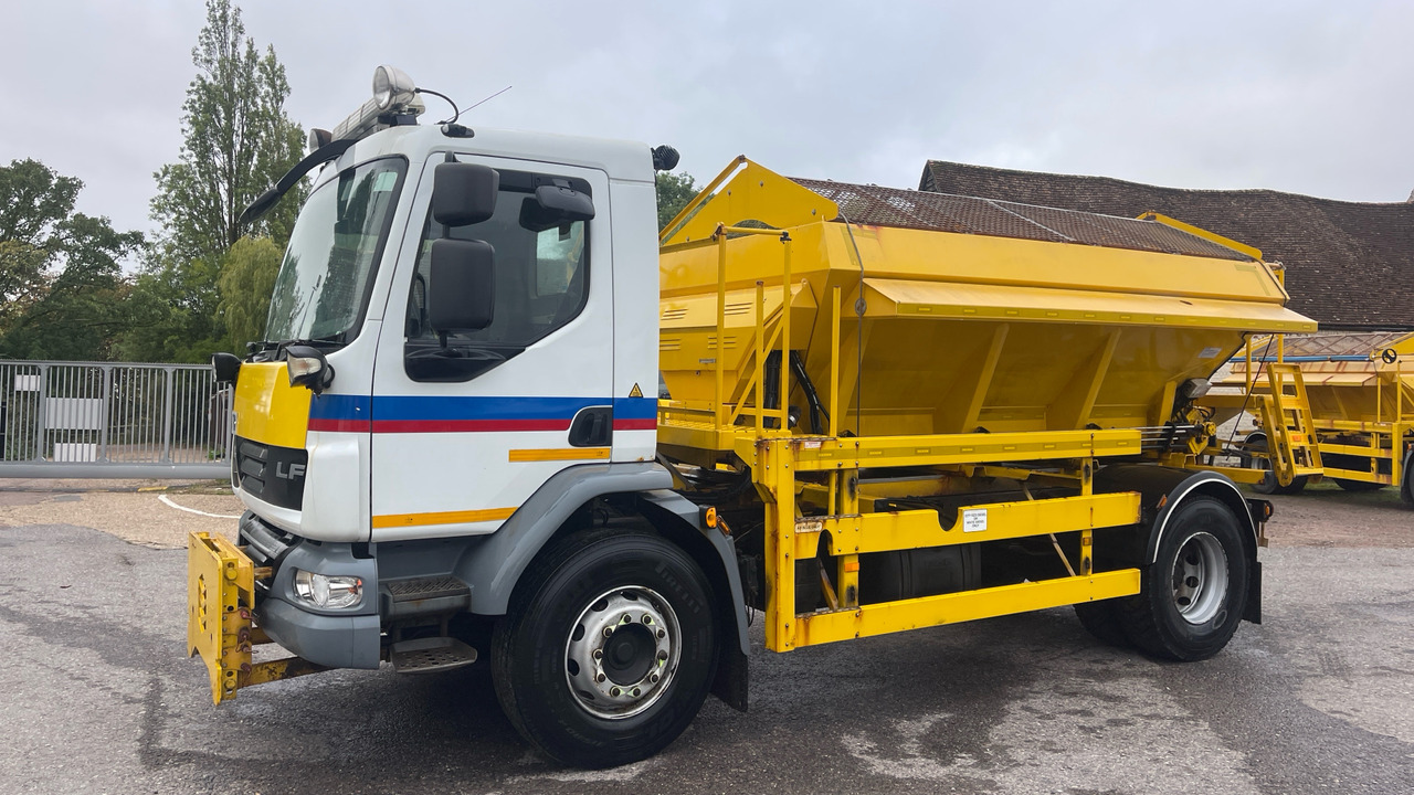DAF LF 55.220 - מפלסת שלג: תמונה 2 DAF LF 55.220 - מפלסת שלג: תמונה 2