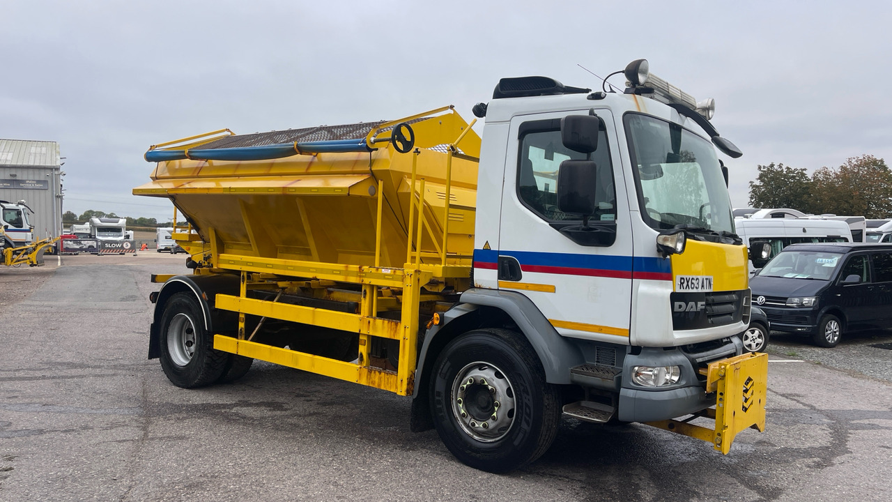DAF LF 55.220 - מפלסת שלג: תמונה 1 DAF LF 55.220 - מפלסת שלג: תמונה 1