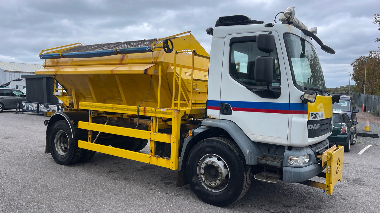 DAF LF 55.220 - מפלסת שלג: תמונה 1 DAF LF 55.220 - מפלסת שלג: תמונה 1