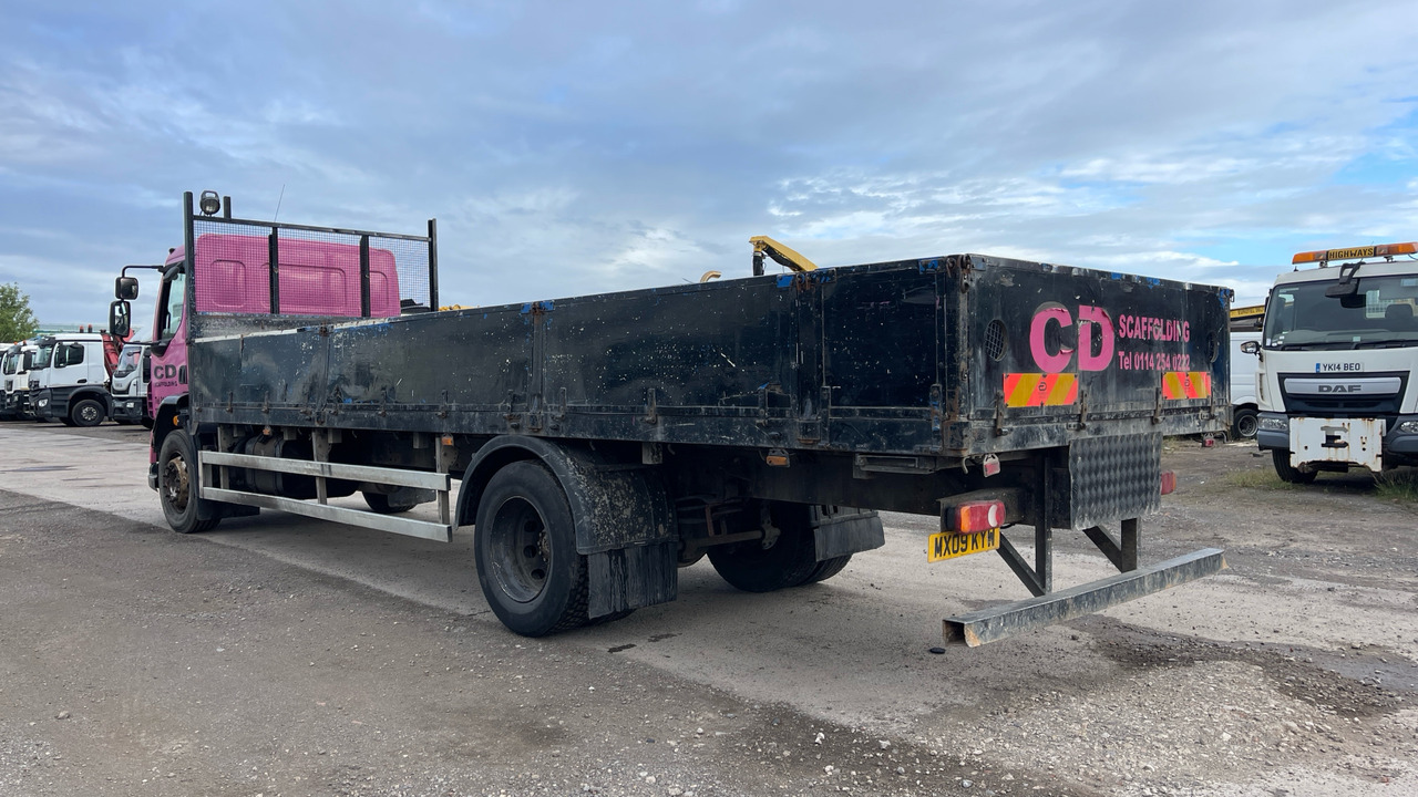 DAF LF 55.220 - משאית צד נופל/ שטוחה: תמונה 3 DAF LF 55.220 - משאית צד נופל/ שטוחה: תמונה 3