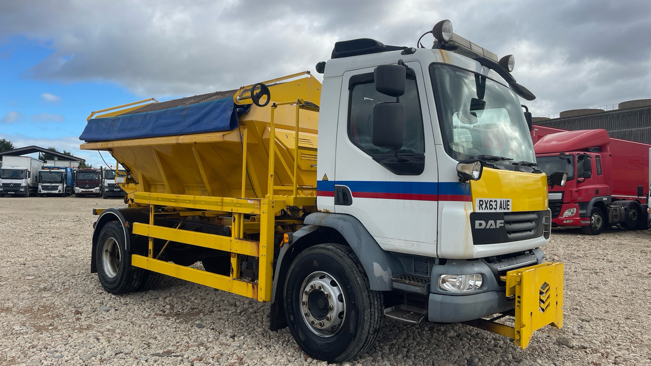 DAF LF 55.220 - מפלסת שלג: תמונה 1 DAF LF 55.220 - מפלסת שלג: תמונה 1