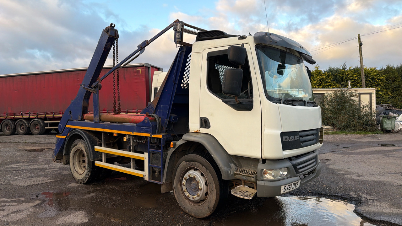 DAF LF 55.250 - משאית דילוג העמסה: תמונה 1 DAF LF 55.250 - משאית דילוג העמסה: תמונה 1