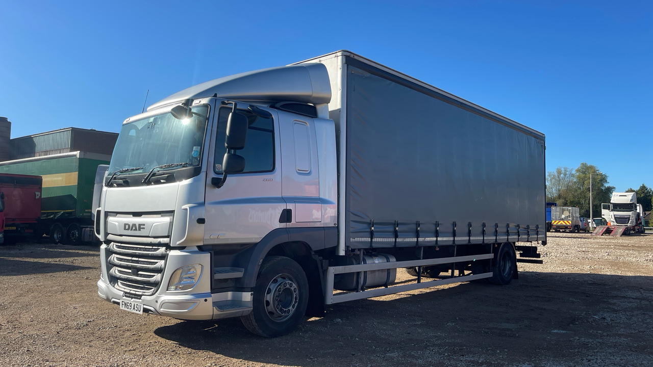 Daf CF 260 - משאית וילונות צד: תמונה 2 Daf CF 260 - משאית וילונות צד: תמונה 2