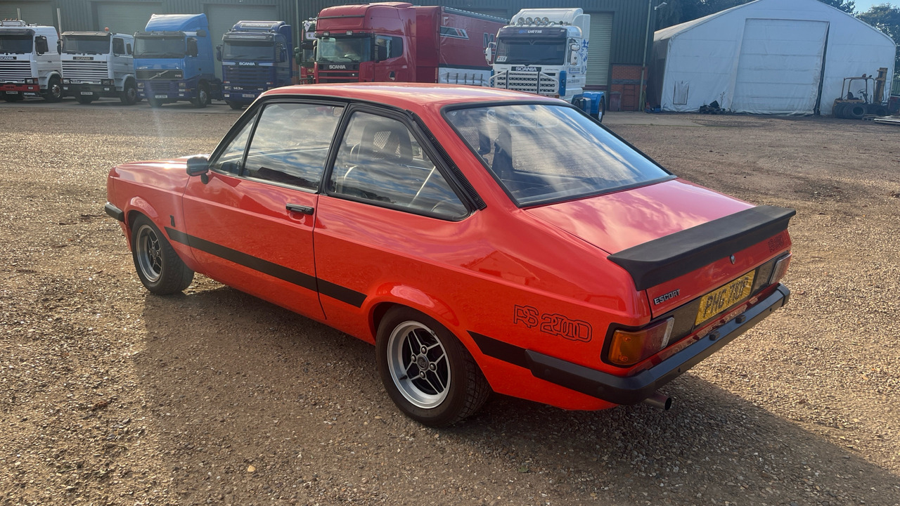 FORD ESCORT RS 2000 - סדאן: תמונה 3 FORD ESCORT RS 2000 - סדאן: תמונה 3