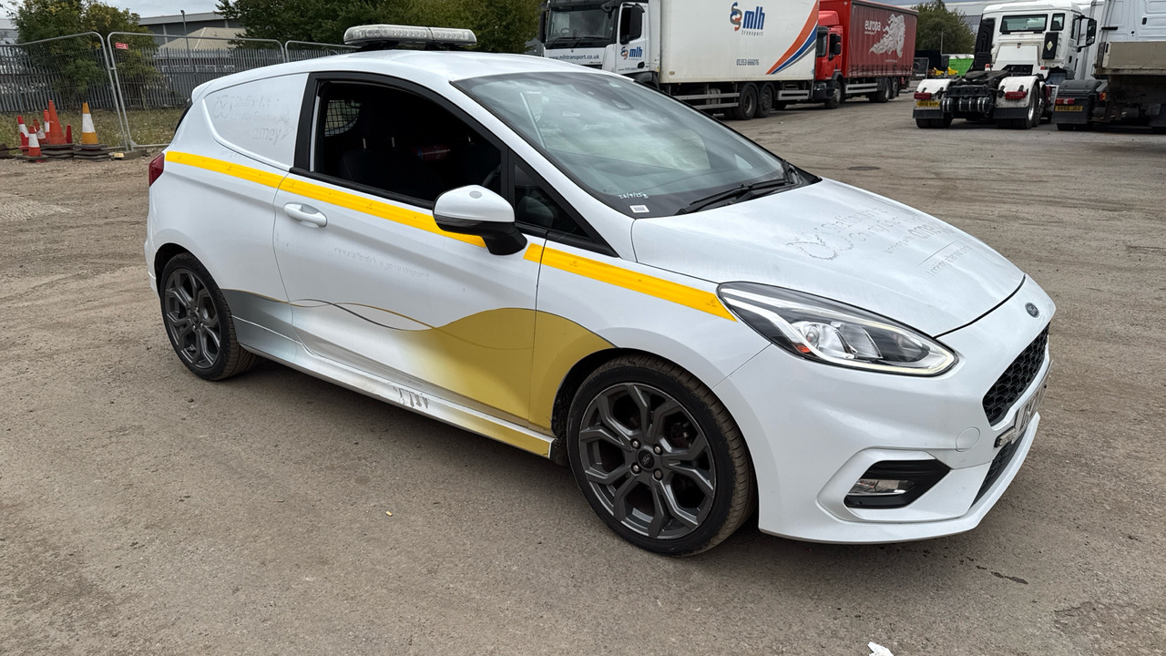 FORD FIESTA 1.0 MHEV Sport - מכונית: תמונה 1 FORD FIESTA 1.0 MHEV Sport - מכונית: תמונה 1
