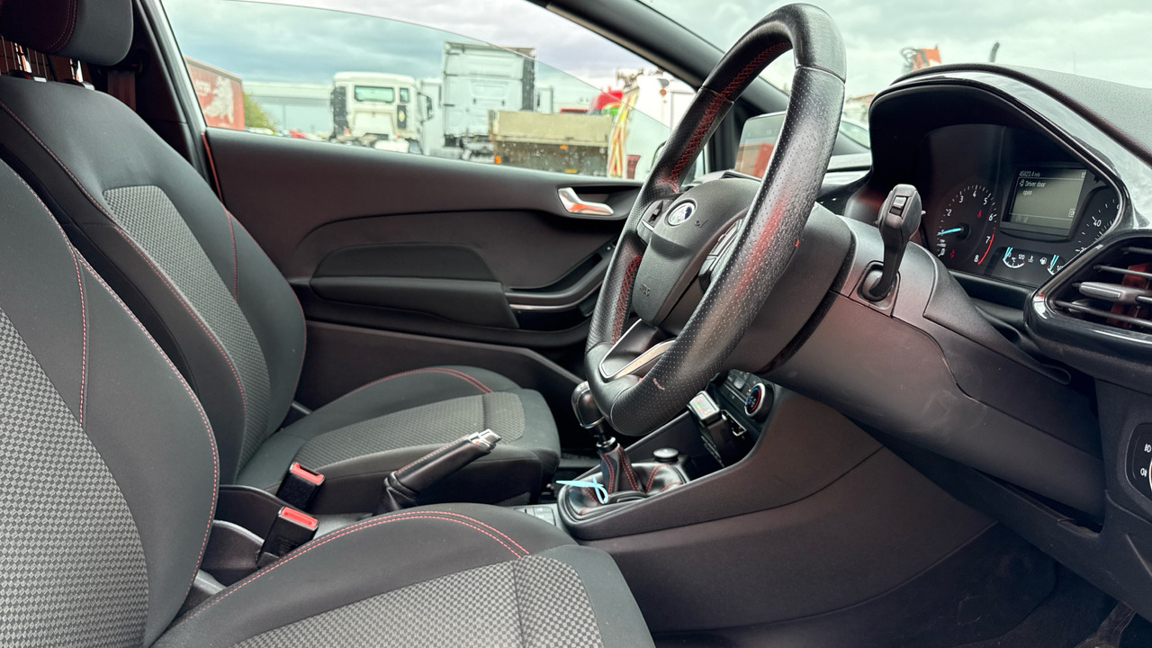 FORD FIESTA 1.0 MHEV Sport - מכונית: תמונה 5 FORD FIESTA 1.0 MHEV Sport - מכונית: תמונה 5