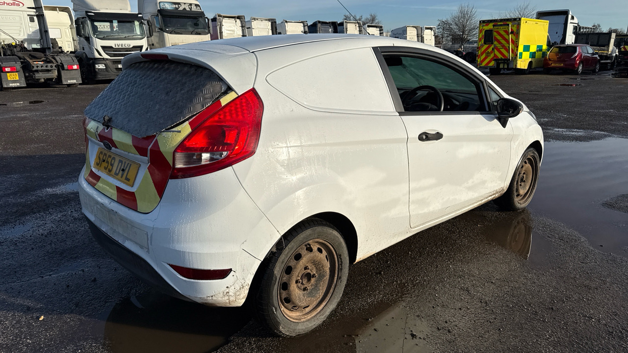 FORD FIESTA 1.4 TDCI 68PS - מכונית: תמונה 4 FORD FIESTA 1.4 TDCI 68PS - מכונית: תמונה 4