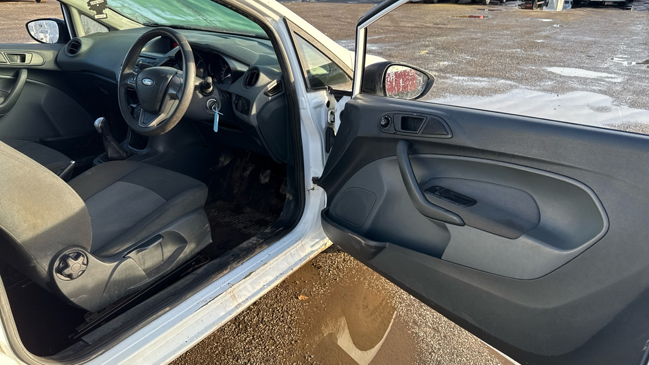 FORD FIESTA 1.4 TDCI 68PS - מכונית: תמונה 5 FORD FIESTA 1.4 TDCI 68PS - מכונית: תמונה 5