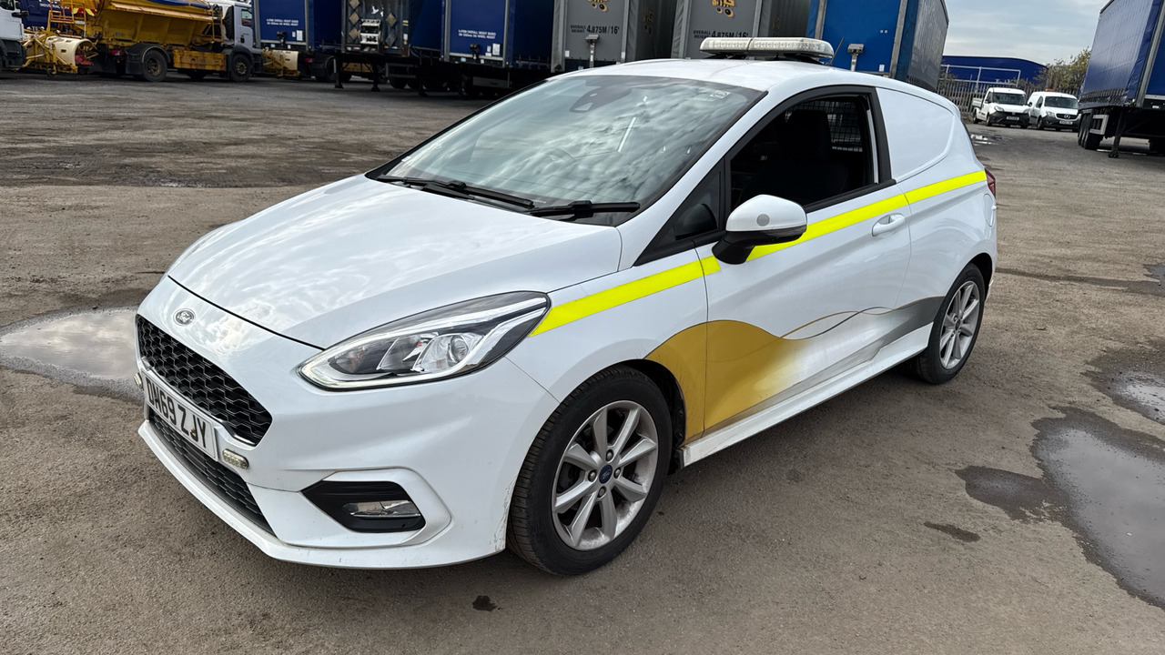 FORD FIESTA 1.5 TDCI 85PS - מכונית: תמונה 2 FORD FIESTA 1.5 TDCI 85PS - מכונית: תמונה 2