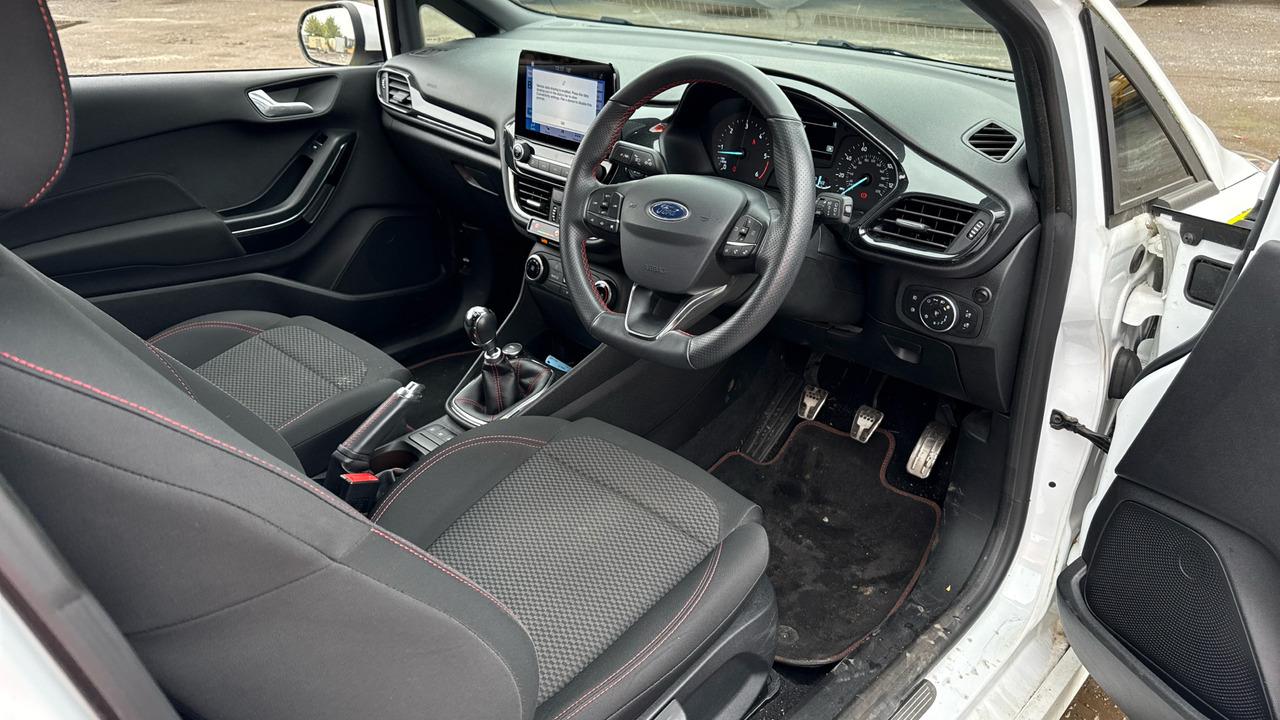 FORD FIESTA 1.5 TDCi 85PS - מכונית: תמונה 5 FORD FIESTA 1.5 TDCi 85PS - מכונית: תמונה 5
