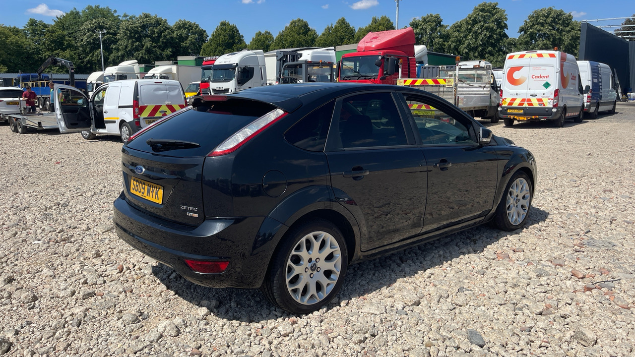 FORD FOCUS 115 1.8 TDCI - האצ'בק: תמונה 4 FORD FOCUS 115 1.8 TDCI - האצ'בק: תמונה 4