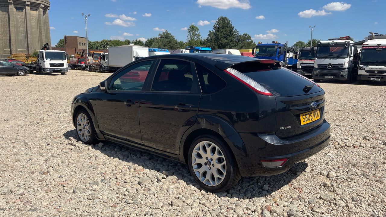 FORD FOCUS 115 1.8 TDCI - האצ'בק: תמונה 3 FORD FOCUS 115 1.8 TDCI - האצ'בק: תמונה 3