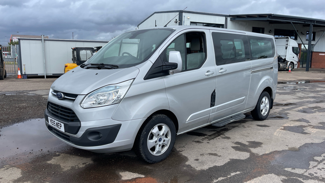 FORD TOURNEO CUSTOM 300 2.2 TDCi 125PS - מיניבוס, כלי רכב מסחרי לנוסעים: תמונה 2 FORD TOURNEO CUSTOM 300 2.2 TDCi 125PS - מיניבוס, כלי רכב מסחרי לנוסעים: תמונה 2