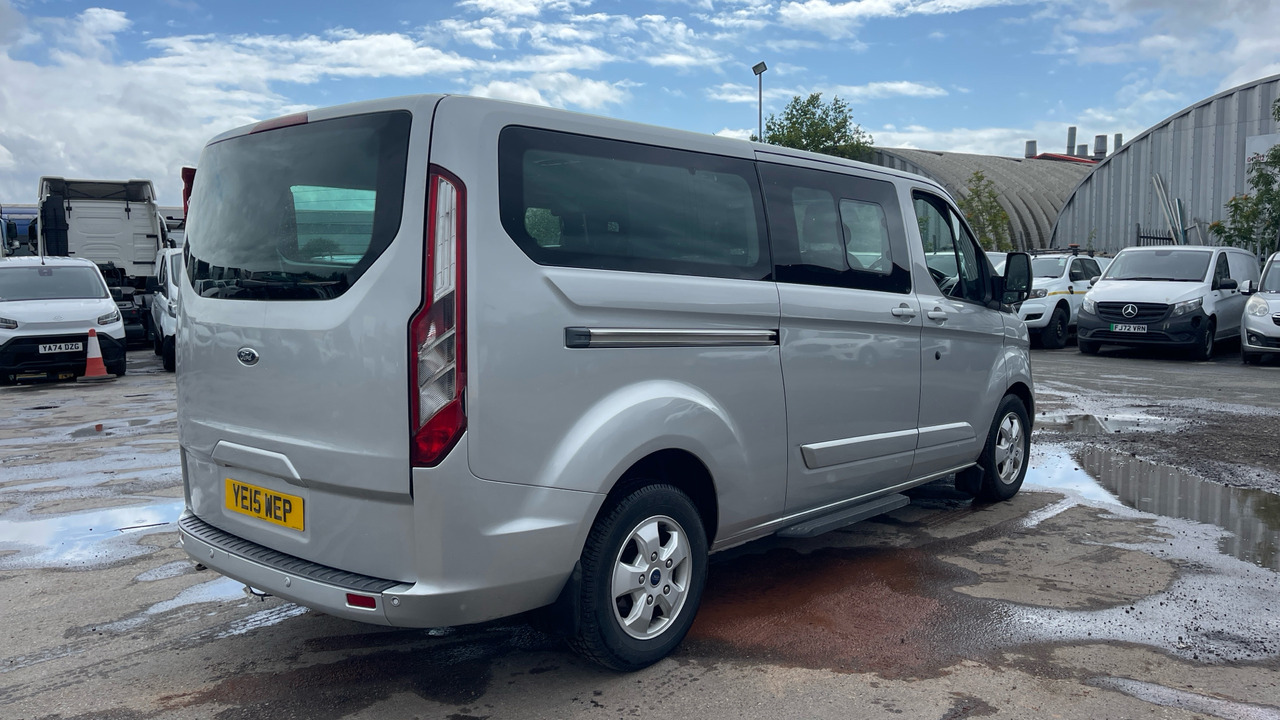 FORD TOURNEO CUSTOM 300 2.2 TDCi 125PS - מיניבוס, כלי רכב מסחרי לנוסעים: תמונה 4 FORD TOURNEO CUSTOM 300 2.2 TDCi 125PS - מיניבוס, כלי רכב מסחרי לנוסעים: תמונה 4