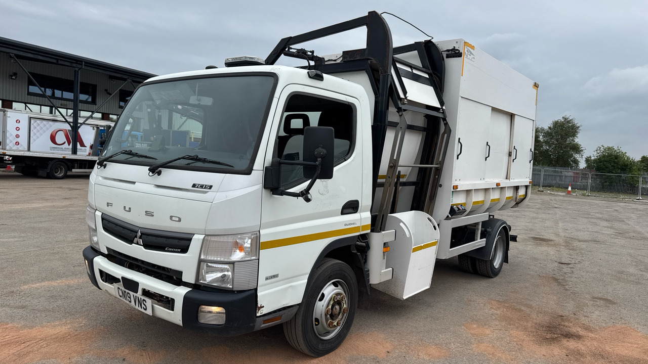 FUSO CANTER 7C15 - משאית אשפה: תמונה 2 FUSO CANTER 7C15 - משאית אשפה: תמונה 2