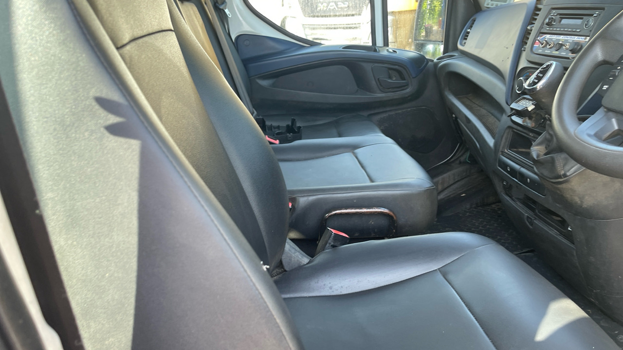 IVECO DAILY 2.3 35-140 3750WB - כלי רכב מסחרי מזהיר, כלי רכב מסחרי קומבי: תמונה 5 IVECO DAILY 2.3 35-140 3750WB - כלי רכב מסחרי מזהיר, כלי רכב מסחרי קומבי: תמונה 5