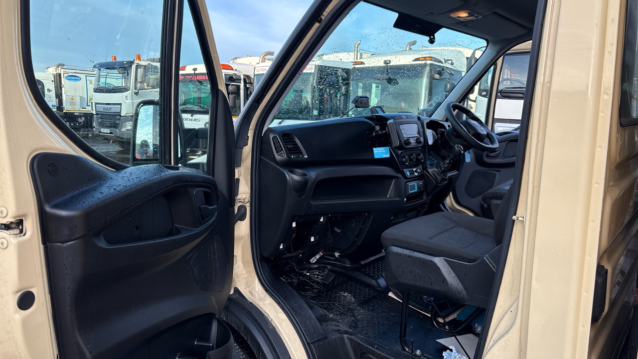 כלי רכב מסחרי לקירור IVECO DAILY 35-120 2.3  4100 WB Hi-Matic: תמונה 13