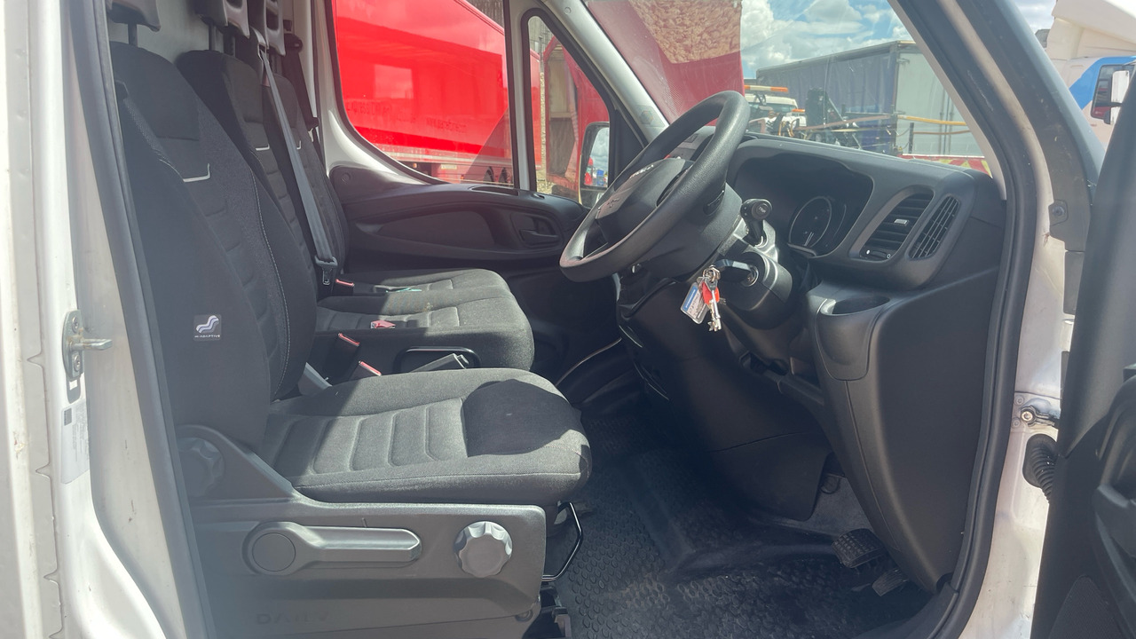 IVECO DAILY 35-140 2.3 3520 WB - כלי רכב מסחרי עם לוח: תמונה 5 IVECO DAILY 35-140 2.3 3520 WB - כלי רכב מסחרי עם לוח: תמונה 5