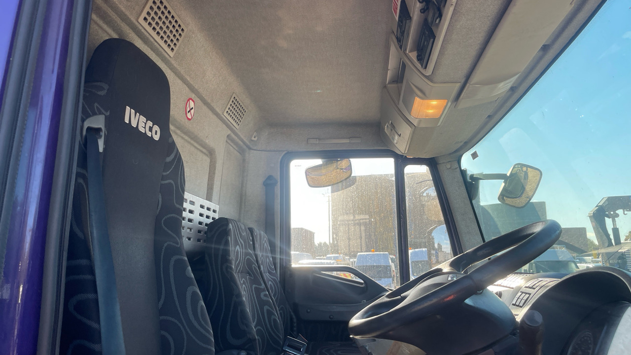 IVECO EUROCARGO 180E - משאית צד נופל/ שטוחה: תמונה 5 IVECO EUROCARGO 180E - משאית צד נופל/ שטוחה: תמונה 5