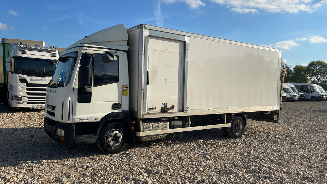 Iveco Eurocargo 75E16 - משאית תיבה: תמונה 2 Iveco Eurocargo 75E16 - משאית תיבה: תמונה 2