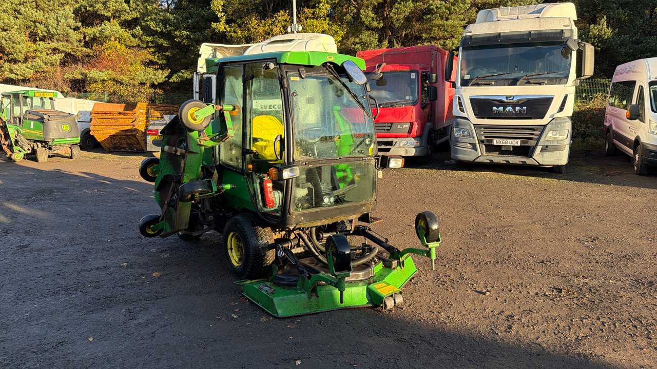 JOHN DEERE 1600 TURBO SERIES 2 - מכסחת גינה: תמונה 1 JOHN DEERE 1600 TURBO SERIES 2 - מכסחת גינה: תמונה 1