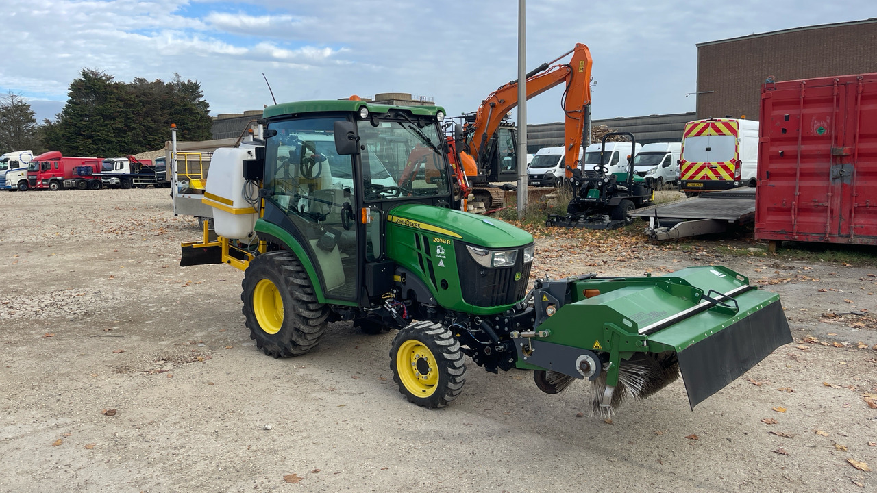 JOHN DEERE 2038R - טרקטור חקלאי: תמונה 1 JOHN DEERE 2038R - טרקטור חקלאי: תמונה 1