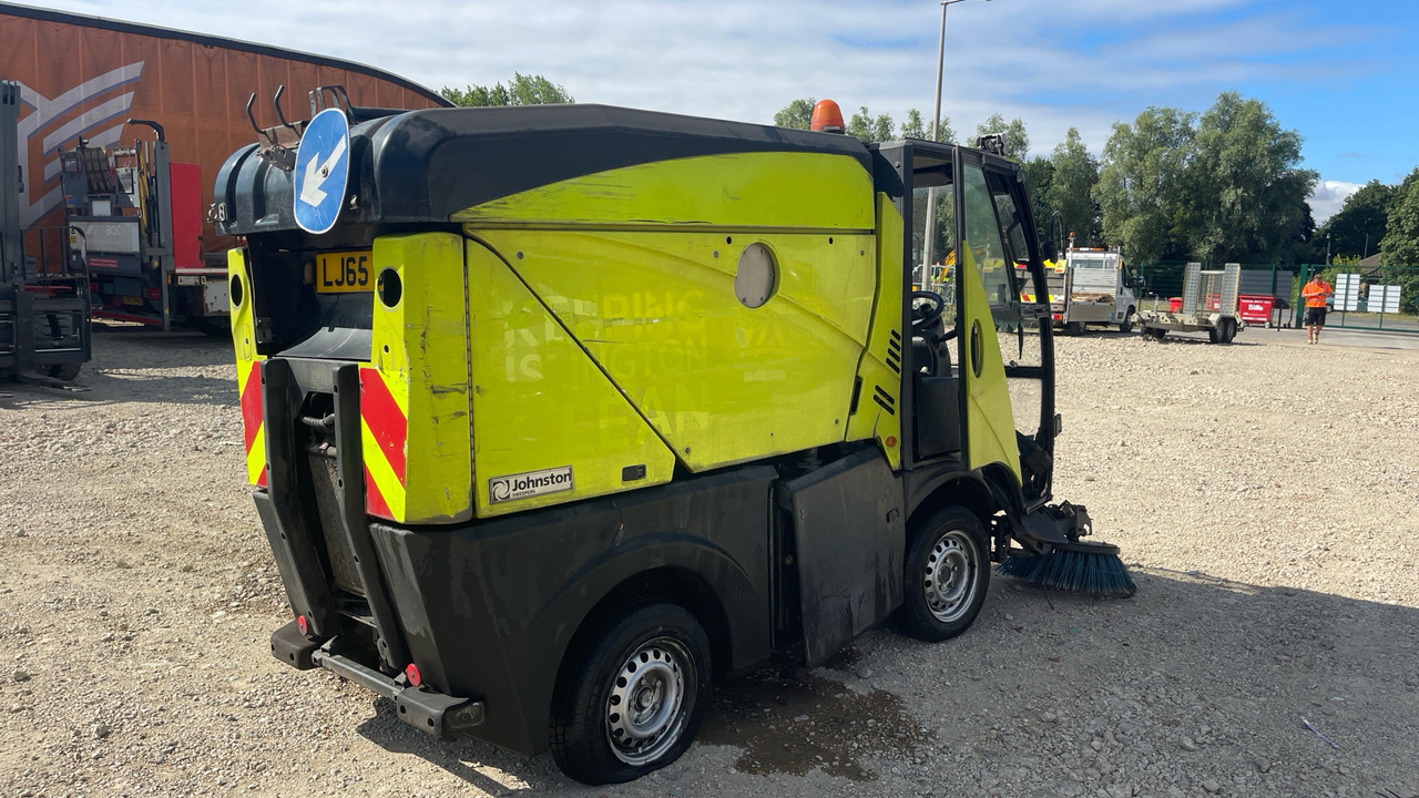 JOHNSTON  - מטאטא כבישים: תמונה 3 JOHNSTON  - מטאטא כבישים: תמונה 3