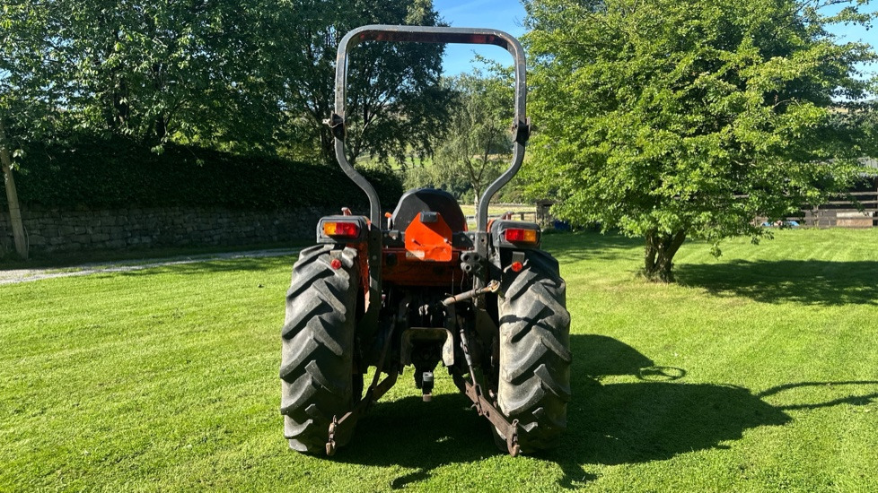 KUBOTA L4240 - טרקטור חקלאי: תמונה 5 KUBOTA L4240 - טרקטור חקלאי: תמונה 5