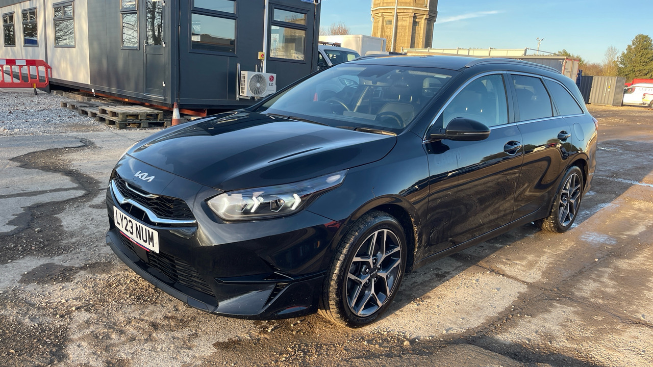 Kia Ceed 3 1.5 GDI ISG - רכב סטיישן: תמונה 2 Kia Ceed 3 1.5 GDI ISG - רכב סטיישן: תמונה 2