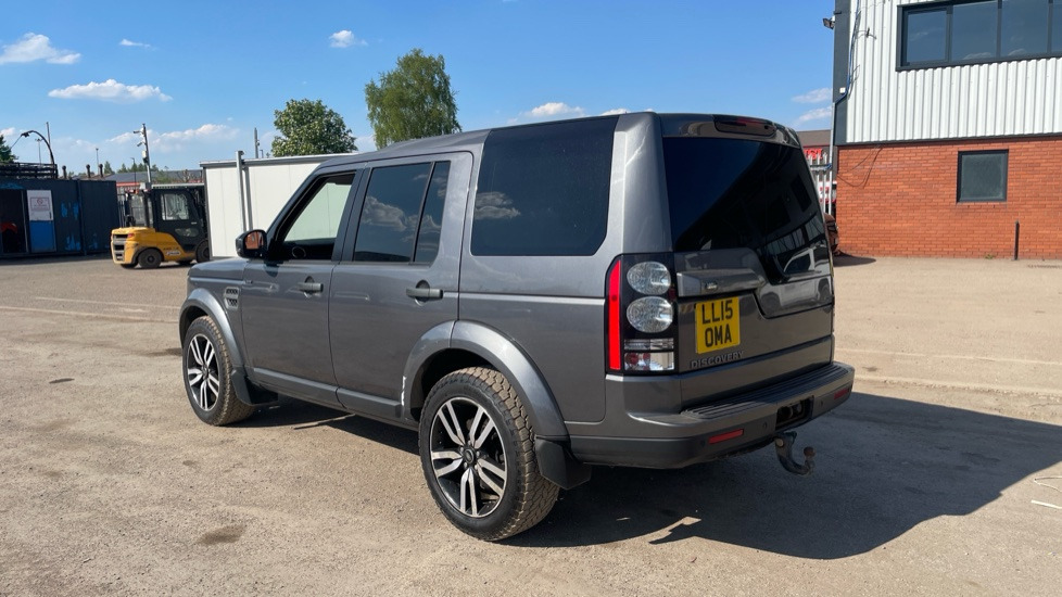LAND ROVER DISCOVERY 3.0 XS SD V6 - מכונית: תמונה 3 LAND ROVER DISCOVERY 3.0 XS SD V6 - מכונית: תמונה 3