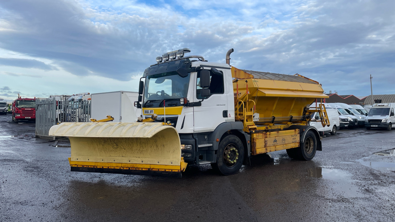 MAN TGM 18.250 - מפלסת שלג: תמונה 2 MAN TGM 18.250 - מפלסת שלג: תמונה 2