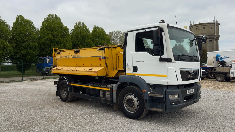 MAN TGM 18.250 - מכונת אספלט: תמונה 1 MAN TGM 18.250 - מכונת אספלט: תמונה 1