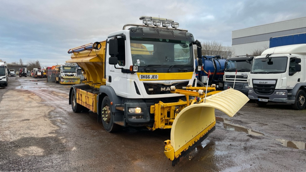 MAN TGM 18.250 - מפלסת שלג: תמונה 2 MAN TGM 18.250 - מפלסת שלג: תמונה 2