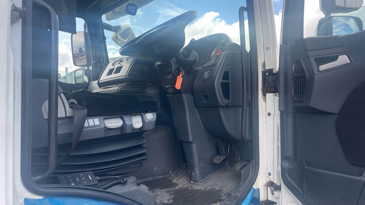 MAN TGM 18.250 - משאית תיבה: תמונה 5 MAN TGM 18.250 - משאית תיבה: תמונה 5