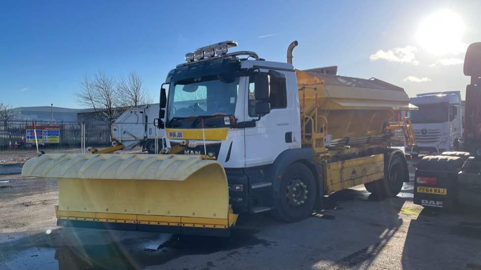 MAN TGM 18.250 - מפלסת שלג: תמונה 1 MAN TGM 18.250 - מפלסת שלג: תמונה 1