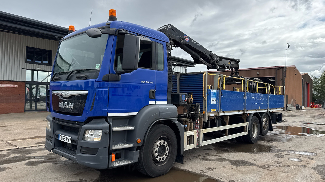MAN TGS 26.360 - משאית צד נופל/ שטוחה, משאית מנוף: תמונה 2 MAN TGS 26.360 - משאית צד נופל/ שטוחה, משאית מנוף: תמונה 2