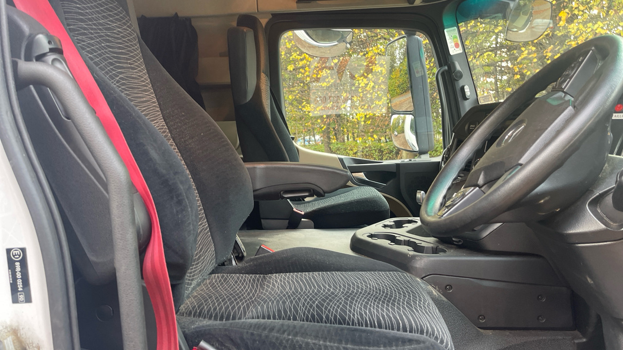 MERCEDES-BENZ ACTROS 1824 - משאית תיבה: תמונה 5 MERCEDES-BENZ ACTROS 1824 - משאית תיבה: תמונה 5