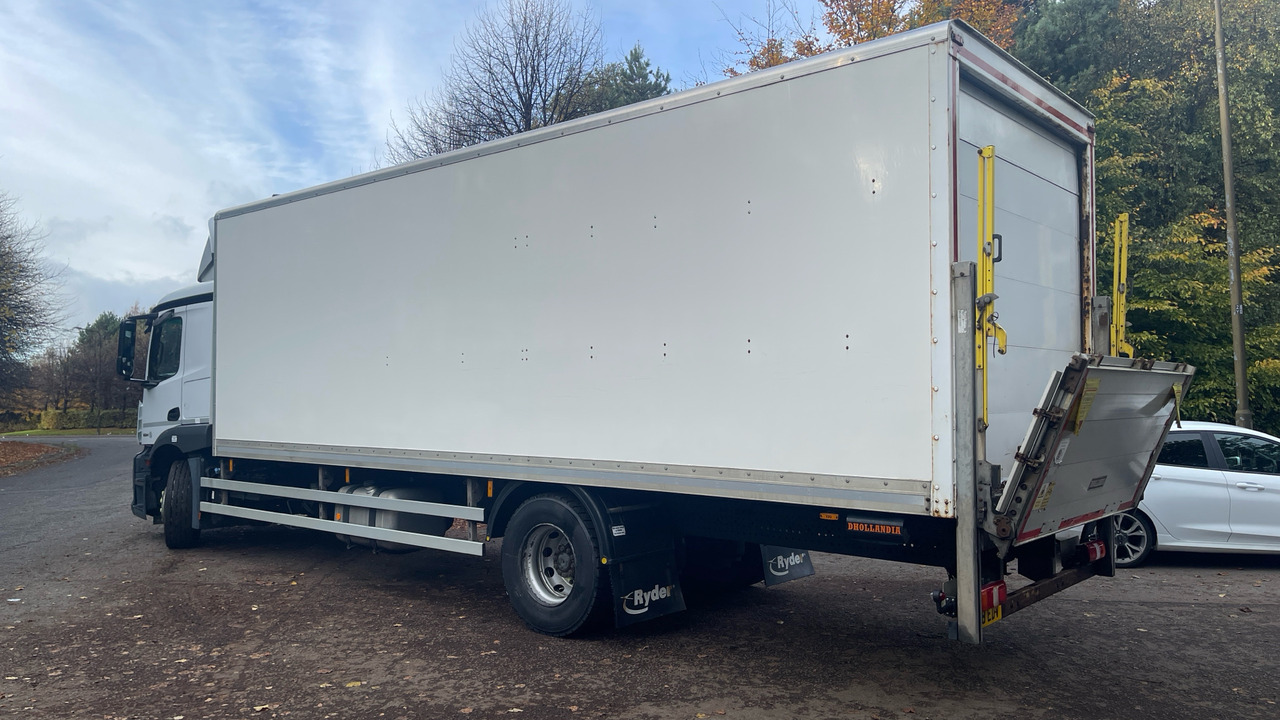 MERCEDES-BENZ ACTROS 1824 - משאית תיבה: תמונה 3 MERCEDES-BENZ ACTROS 1824 - משאית תיבה: תמונה 3