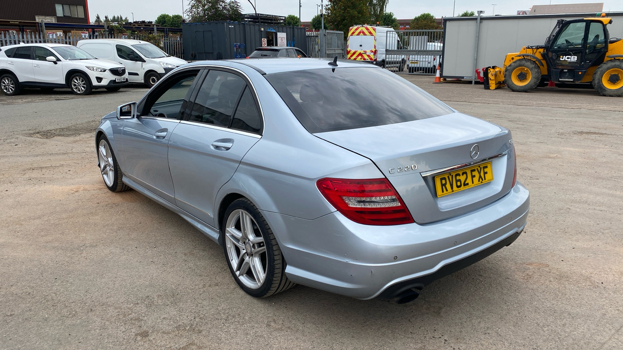 MERCEDES-BENZ C CLASS C220 CDI BLUEEFFICIENCY AMG - סדאן: תמונה 3 MERCEDES-BENZ C CLASS C220 CDI BLUEEFFICIENCY AMG - סדאן: תמונה 3