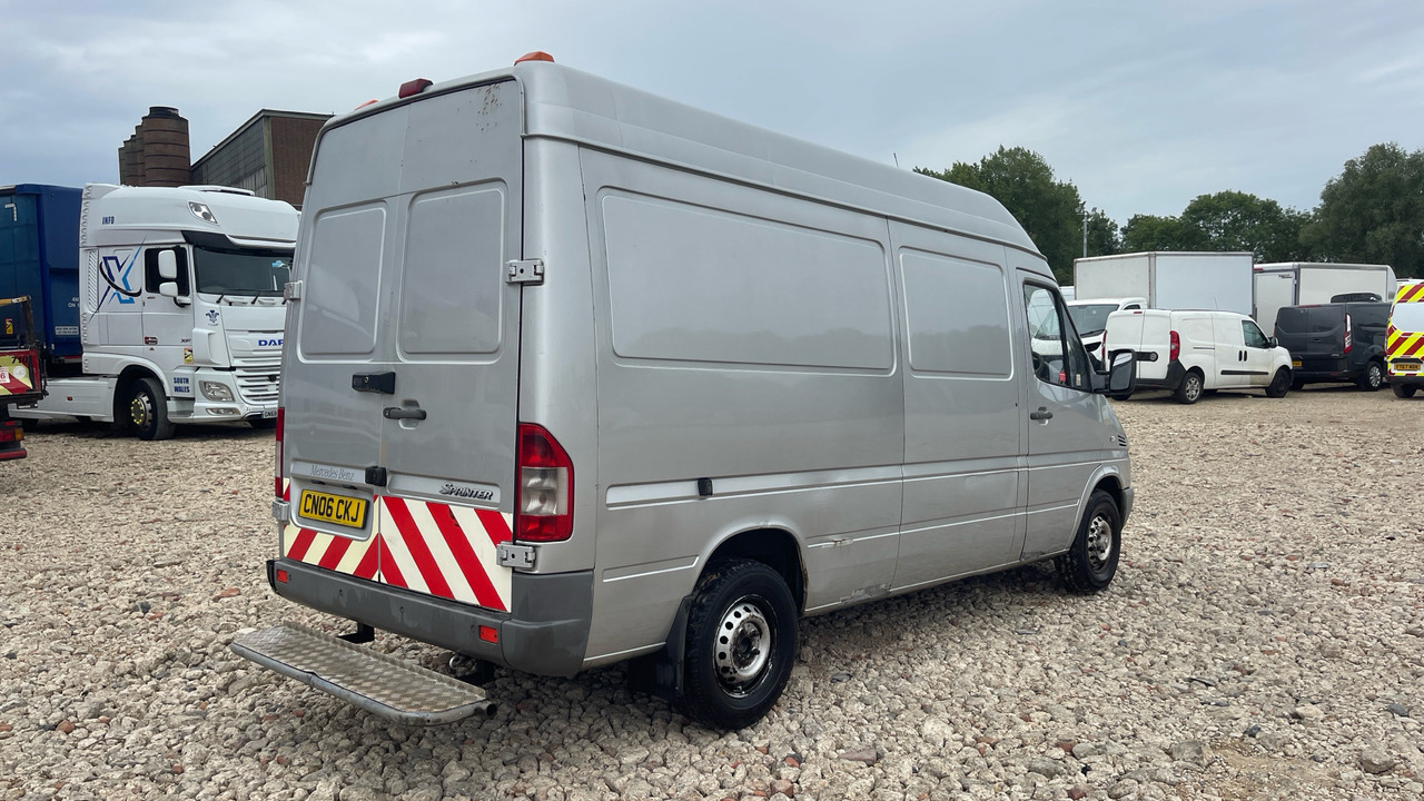 MERCEDES SPRINTER 316 CDI - כלי רכב מסחרי עם לוח: תמונה 4 MERCEDES SPRINTER 316 CDI - כלי רכב מסחרי עם לוח: תמונה 4