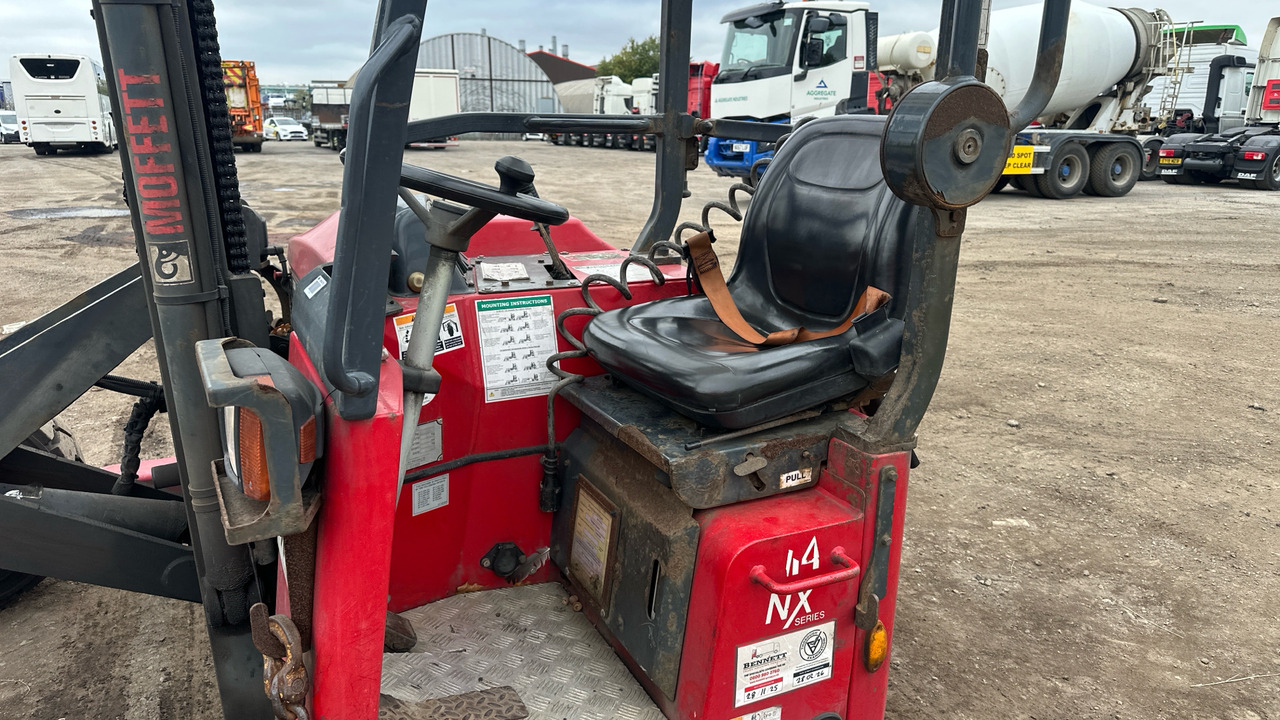 MOFFETT M4 20.3 - מלגזה מותקנת על משאית: תמונה 5 MOFFETT M4 20.3 - מלגזה מותקנת על משאית: תמונה 5