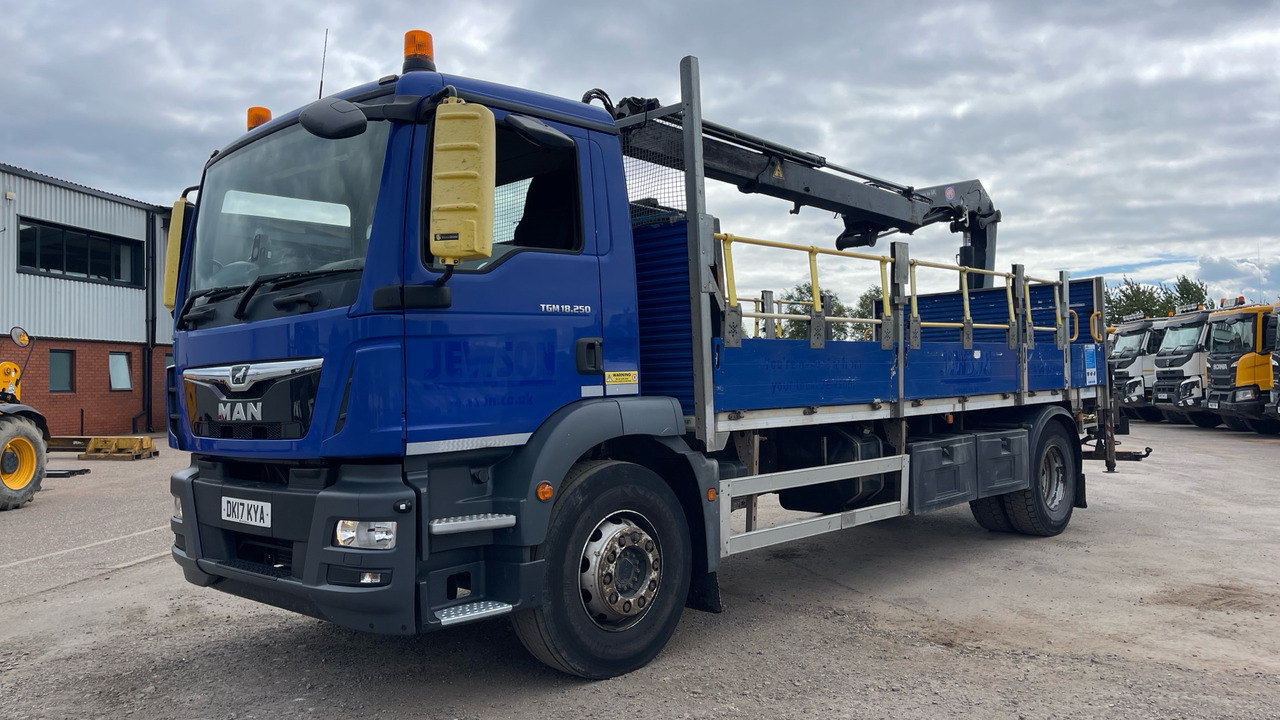 Man TGM 18.250 - משאית צד נופל/ שטוחה, משאית מנוף: תמונה 2 Man TGM 18.250 - משאית צד נופל/ שטוחה, משאית מנוף: תמונה 2