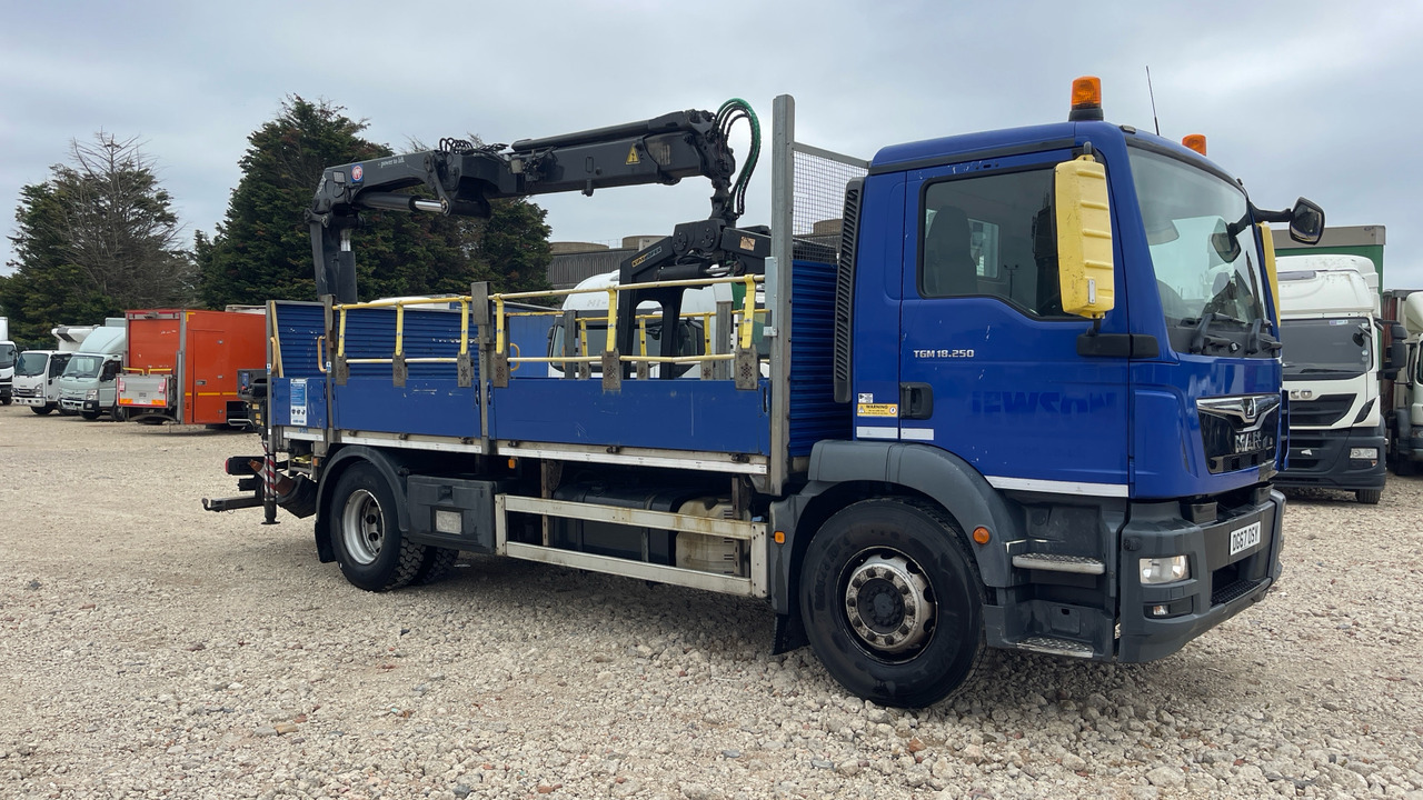 Man TGM 18.250 - משאית צד נופל/ שטוחה, משאית מנוף: תמונה 1 Man TGM 18.250 - משאית צד נופל/ שטוחה, משאית מנוף: תמונה 1