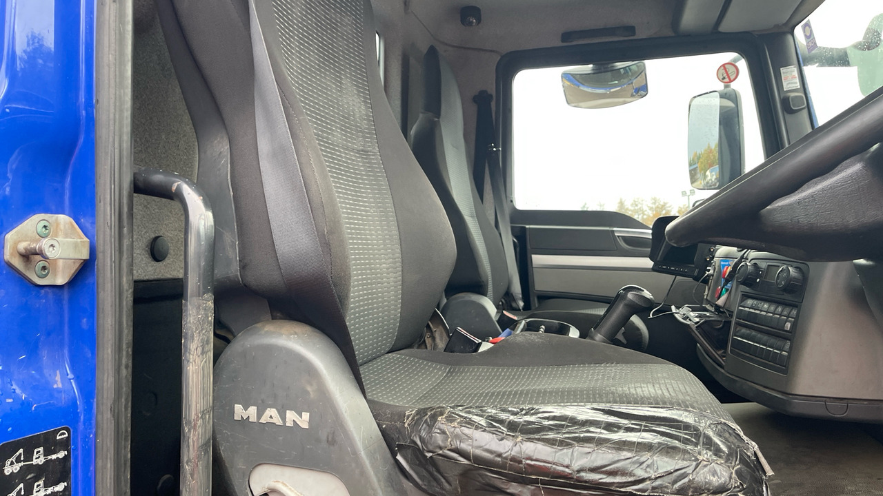 Man TGM 18.250 - משאית צד נופל/ שטוחה, משאית מנוף: תמונה 5 Man TGM 18.250 - משאית צד נופל/ שטוחה, משאית מנוף: תמונה 5