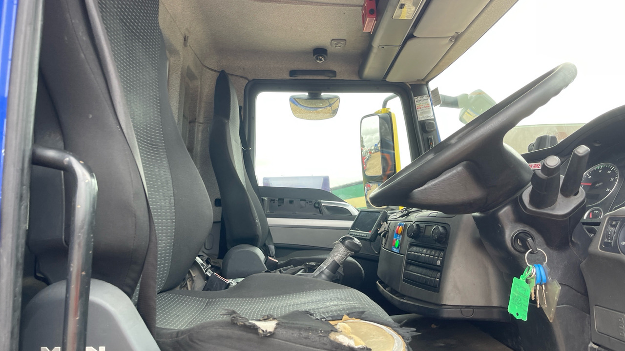 Man TGM 18.250 - משאית צד נופל/ שטוחה, משאית מנוף: תמונה 5 Man TGM 18.250 - משאית צד נופל/ שטוחה, משאית מנוף: תמונה 5