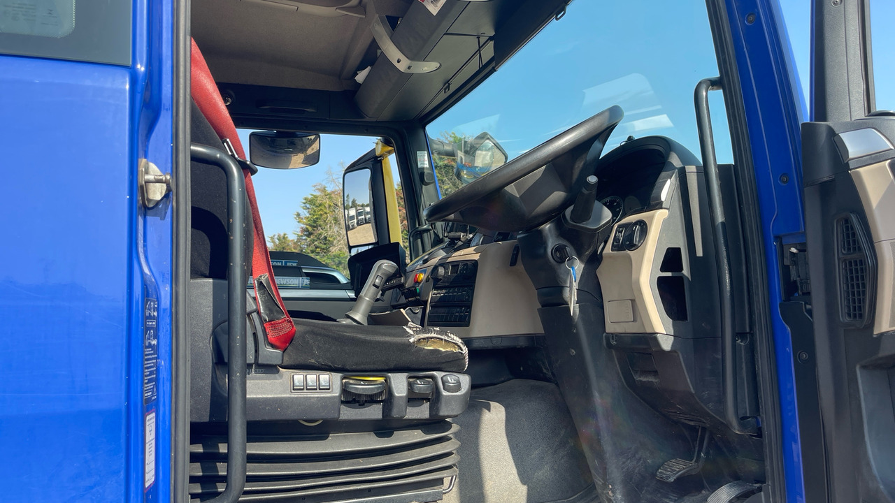 Man TGS 26.360 - משאית צד נופל/ שטוחה, משאית מנוף: תמונה 5 Man TGS 26.360 - משאית צד נופל/ שטוחה, משאית מנוף: תמונה 5